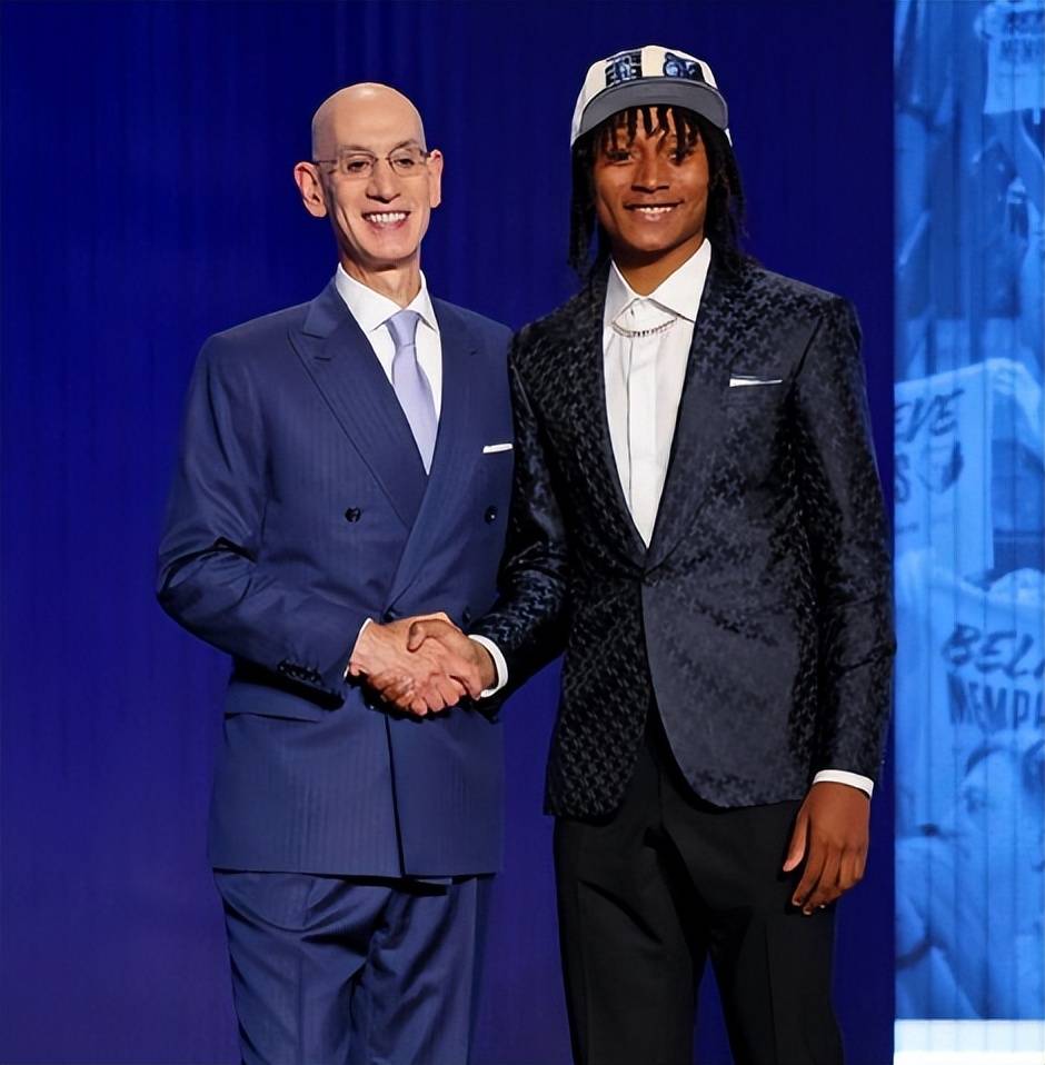 包含风云突变成都蓉城赛前官宣签约,NBA季后赛版图或变,态度坚定,医务组通报恢复的词条 包含风云突变成都蓉城赛前官宣签约,NBA季后赛版图或变,态度坚定,医务组通报恢复的词条