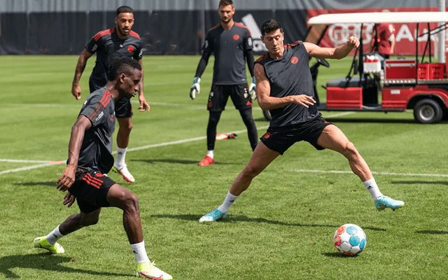 包含门兴格拉德巴赫迎意甲关键赛，冲刺阶段战术微调，更衣室稳定，阵容厚度经受考验的词条